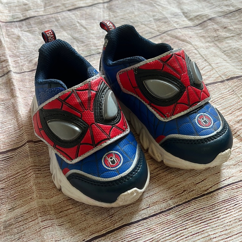 Marvel Studios | spider-man sneakers infant toddler size 7 light up shoes